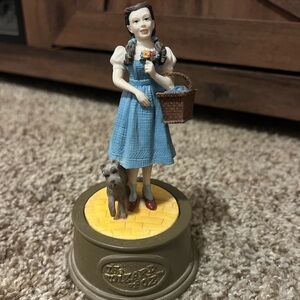 Vintage Wizard of Oz Dorothy Music Box first edition music box 1996
